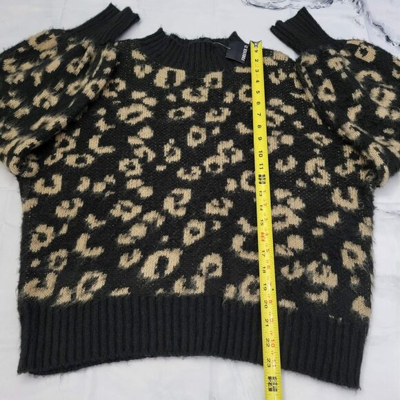 Forever21 Women's M Black Tan Leopard Print Fuzzy Oversize Sweater - Picture 4 of 8